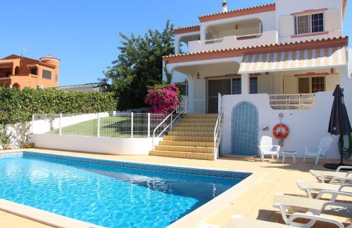 Mosqueira Villa | Vivenda ROSA Albufeira