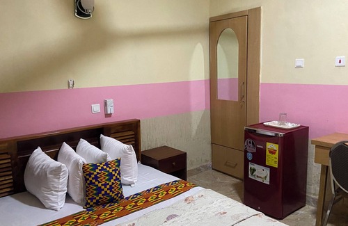 Winneba Hotel | Vivi Hotel