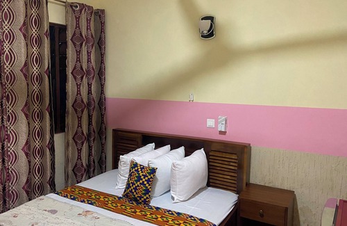 Winneba Hotel | Vivi Hotel