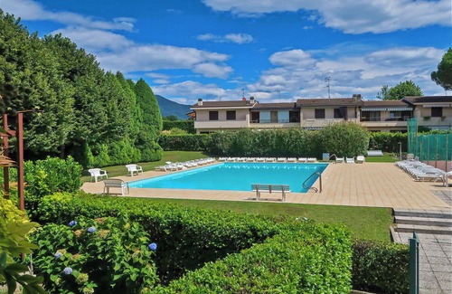 Monvalle Apartment | Viviana Apartment, Monvalle, Italy