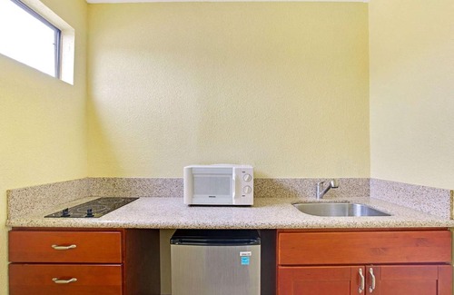 Southwood Riviera Hotel | Vivo Flex Living Torrance