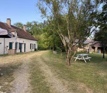 Sainte-Gemme Bed & Breakfast | Voilà Le Logat - Chambres & Gîtes