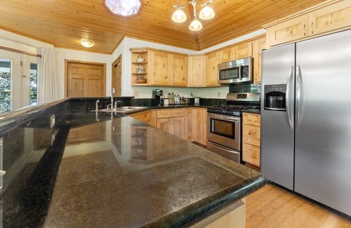 Volcano House | Volcano Magic! Cozy home located steps from Volcano National Park - Pet Friendly