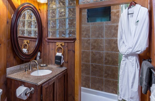 Volcano Cabin | Volcano Village Lodge