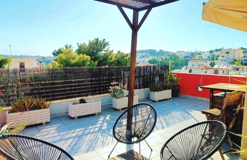 Vouliagmeni Apartment | Vouliagmeni Top Floor Maisonette