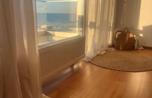 Constanta Apartment | Voyage apartments offer for rent 4 rooms apartment located exactly on the beach.