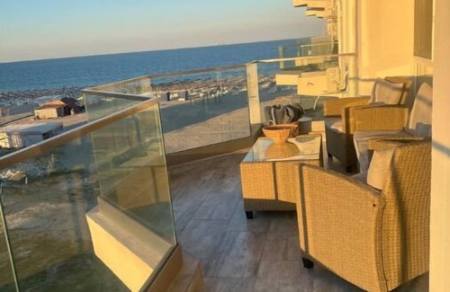 Constanta Apartment | Voyage apartments offer for rent 4 rooms apartment located exactly on the beach.