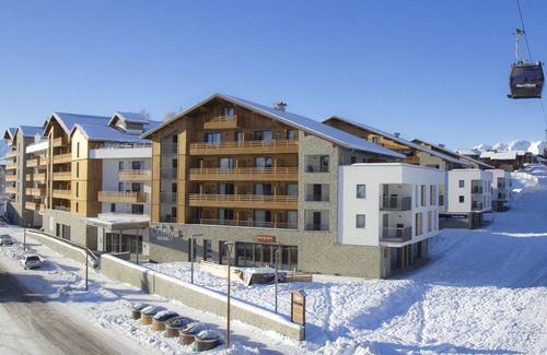 Eclose-Est Condo | Voyage de ski Alpin | gym, piscine + spa!