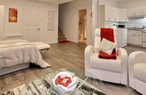 La Haute-Saint-Charles Apartment | Vrbo Property