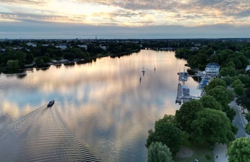 Winterhude Apartment | Vrbo Property