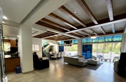 Los Alcarrizos Villa | Vrbo Property