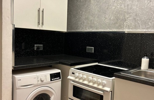 Falkirk Apartment | VS-Entire Flat-Central Scotland-Falkirk| Self-Check-in |Pet-friendly | Parking