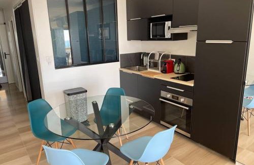 Menton Apartment | Vue mer port de garavan