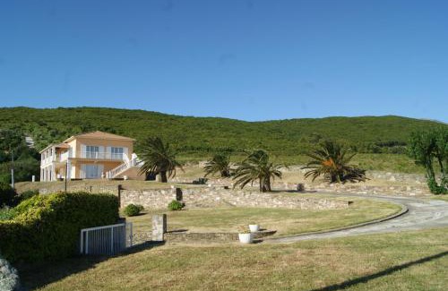 Santa-Severa Apartment | Vue sur mer - Appartement Les Pins