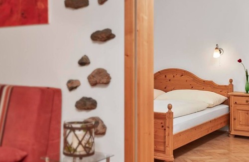 Kloech Bed & Breakfast | Vulkanzimmer - Winzerhof Klöckl