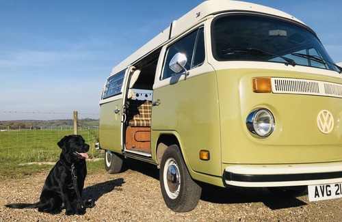 Ickham House | VW classic campervan, original interior, Kent hire
