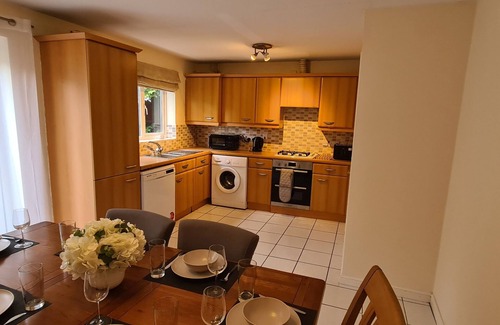 Newark upon Trent House | Vyna Place-Close to City Hospital