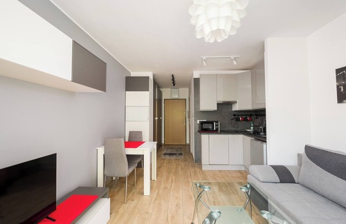 Wlochy Apartment | Włochy Popularna Charming Studio
