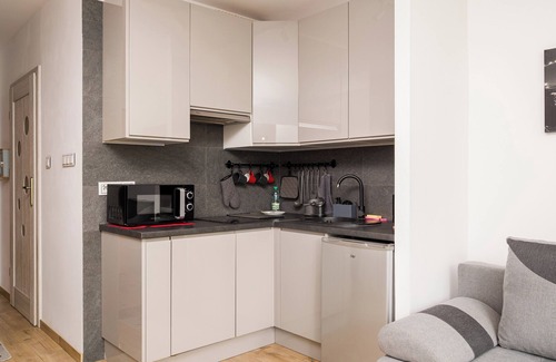 Wlochy Apartment | Włochy Popularna Charming Studio