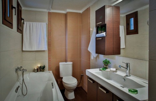 Nea Skioni Villa | (w) Queen 4 Bedroom Villa | Private Pool