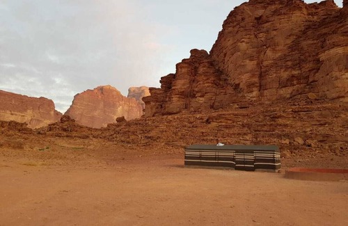 Wadi Rum RV Rental | Wadi Rum Info (Wadi Rum Valley Moon)