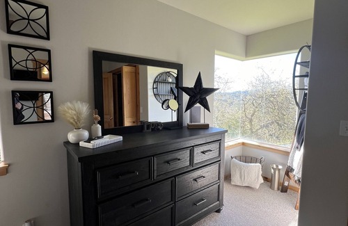 Oak Shores House | Wadsy's Lake House