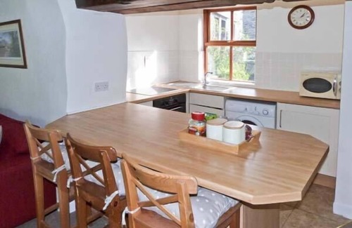 Settle Cottage | WAGON HOUSE, pet friendly, with open fire in Helwith Bridge
