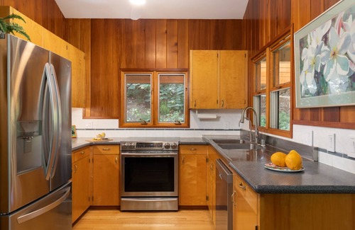 Puako Cottage | Waialea Bay Beachfront Home with AC