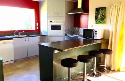 Waihi Beach House | Waihi Beachaccommodation 5minwalk beach/shop/cafes