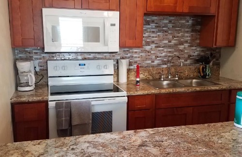 Diamond Head - Kapahulu - St. Louis Condo | Waikiki NEW 2 Bedroom Condo in Best Location Next To International Marketplace!