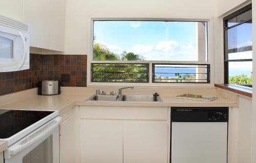Wailea Resort | Wailea Ekolu Village - CoralTree Residence Collection
