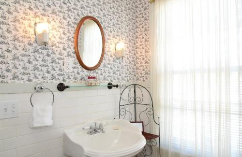 Great Barrington Bed & Breakfast | Wainwright Inn