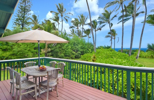 Wainiha House | Waiohonu Lush, tropical foliage, Beachfront Home