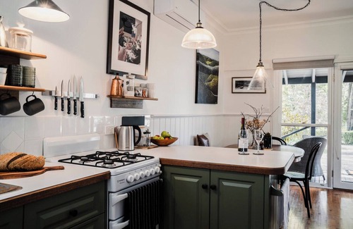 Piries Cottage | WAIRERE REST | LUXE Couples High Country Retreat | Outdoor Bath + Amazing Garden