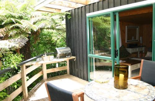 Kaimarama Cabin | Wairua Lodge - Rainforest River Retreat