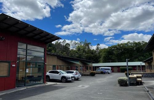 Te Kuiti Hotel | Waitomo Lodge