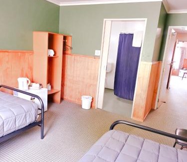 Waitomo Caves Hotel | Waitomo Village Chalets home of Kiwipaka