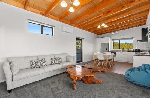 Matapouri House | Waitorupai Retreat 2 - Sandy Bay Holiday Home