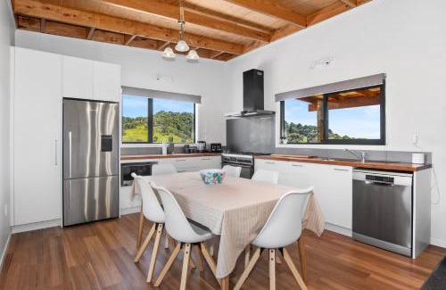Matapouri House | Waitorupai Retreat 2 - Sandy Bay Holiday Home