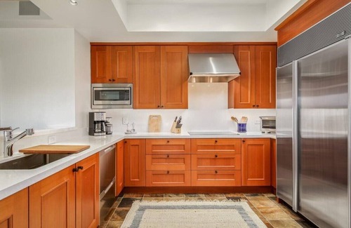 Kaupulehu House | Waiulu Villa - Contemporary Luxury Coastal | Onsite Staff & Daily Housekeeping