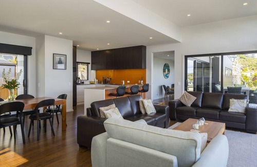 Atawhai House | Wakatu View - Nelson Luxury Holiday Home