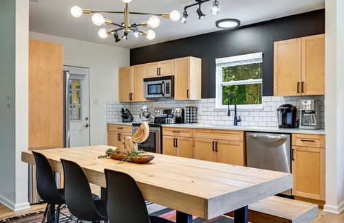 Arbolago House | 'Wake Point- Walk to Lake, Shuffleboard, Pet Friendly!