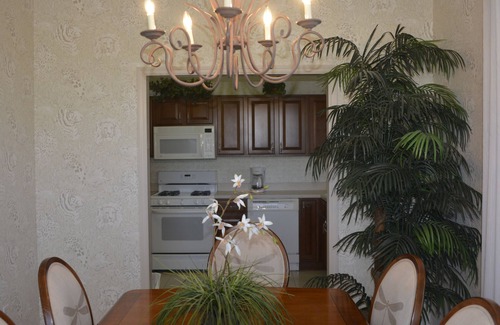 Glenbrook Villa | Wake to Panoramic Golf Views & Delight in Evening Sunsets, Peaceful Neighborhood