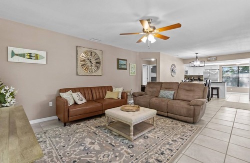 Crystal River House | Wake up above the trees-just minutes from the water!