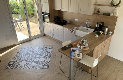 Plouescat House | Wake up sea view, in the heart of Porsguen, 3 bedrooms, fireplace, enclosed garden