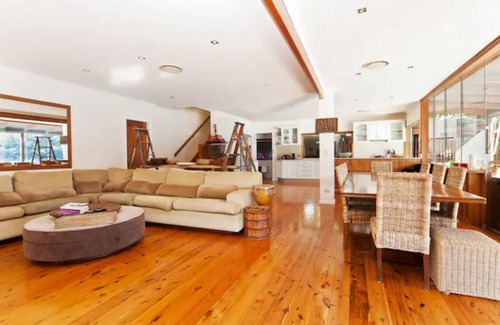 Cottage Point House | Wake up to pure bliss at our rustic paradise, ON the Hawkesbury River