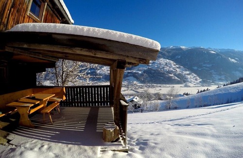 Emberg Cabin | Waldhütte - SKI in/SKI out - by "wachterhof"