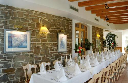Karthauserhofgelande Hotel | Waldhotel Forsthaus Remstecken