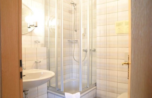 Karlshof/Israelsdorf/Gothmund House | Waldhotel Twiehaus