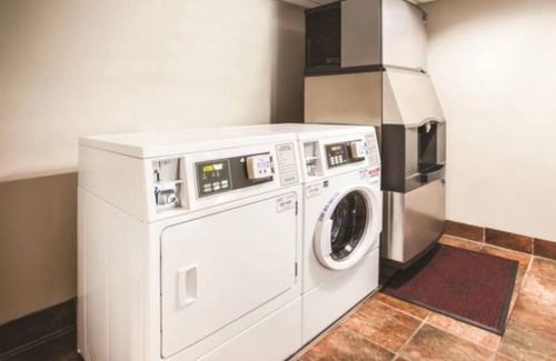 Waldorf House | Waldorf! Stay in style! Relax in style! Enjoy More!